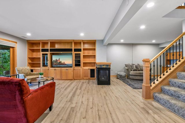 3890 Lone Cedar Lane, Chaska, MN 55318