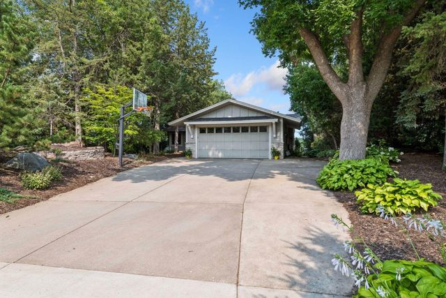 3890 Lone Cedar Lane, Chaska, MN 55318