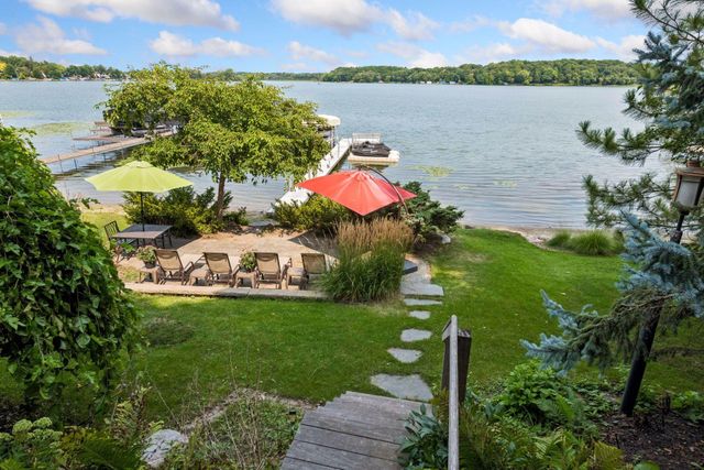 3890 Lone Cedar Lane, Chaska, MN 55318