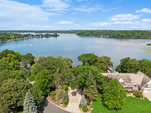 3890 Lone Cedar Lane, Chaska, MN 55318