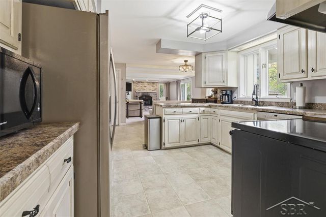 1301 Whitehall Street, Midland, MI 48642