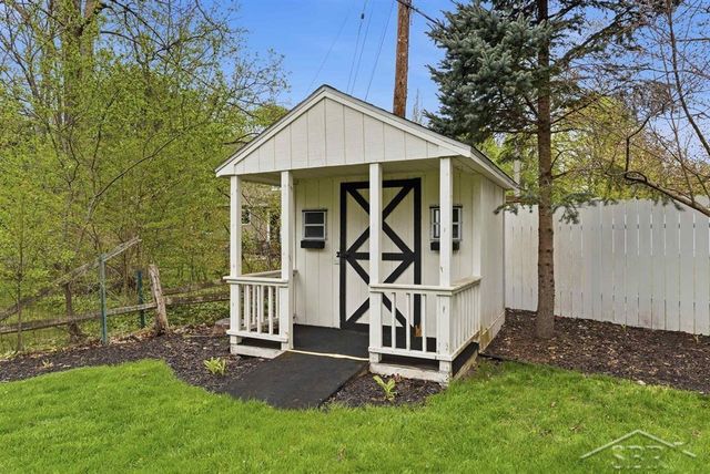 1301 Whitehall Street, Midland, MI 48642