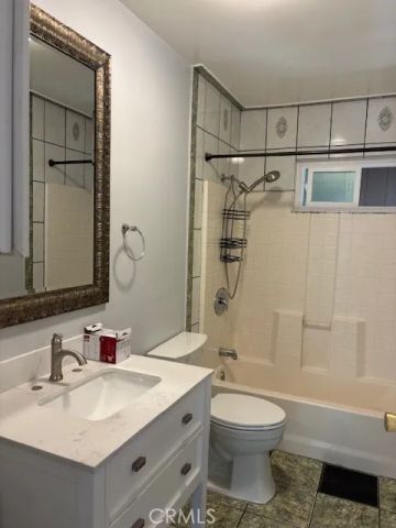 1107 King, Wilmington, CA 90744