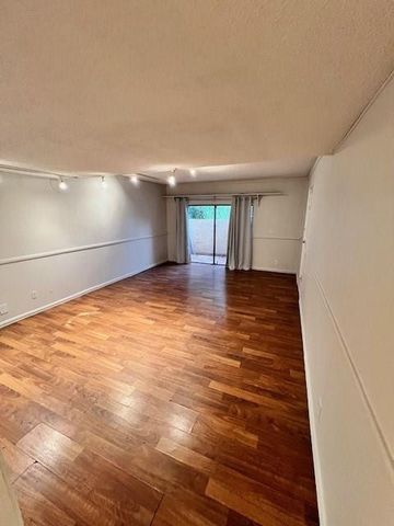 8331 SW 39th Court, Davie, FL 33328