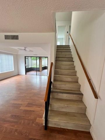 8331 SW 39th Court, Davie, FL 33328