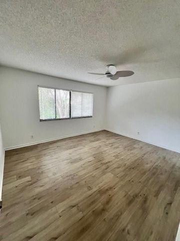 8331 SW 39th Court, Davie, FL 33328