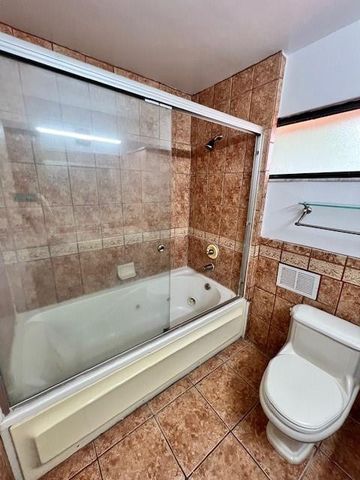 8331 SW 39th Court, Davie, FL 33328