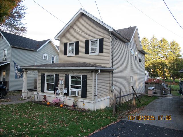 149 Geneva Street, Lyons, NY 14489