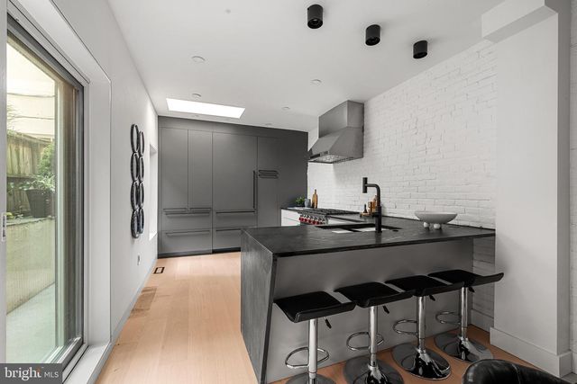 1923 MANNING ST, Philadelphia, PA 19103