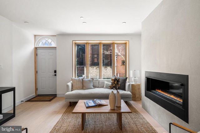 1923 MANNING ST, Philadelphia, PA 19103