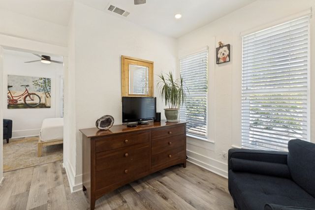 609 N Fulton Street, Dallas, TX 75214