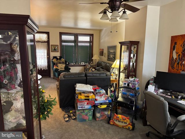 908 W COLLEGE AVE, York, PA 17401