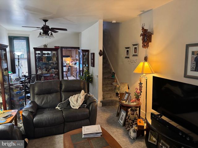 908 W COLLEGE AVE, York, PA 17401