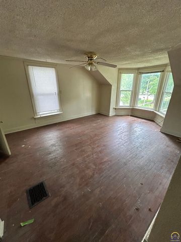 803 Neosho St, Emporia, KS 66801