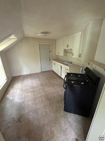 803 Neosho St, Emporia, KS 66801