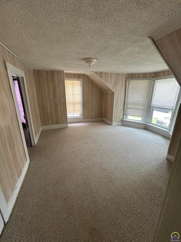 803 Neosho St, Emporia, KS 66801