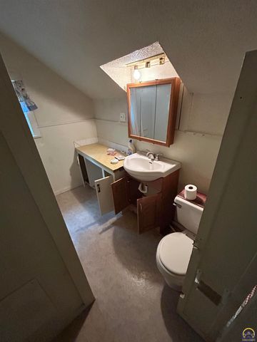 803 Neosho St, Emporia, KS 66801