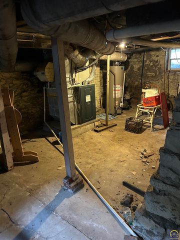 803 Neosho St, Emporia, KS 66801