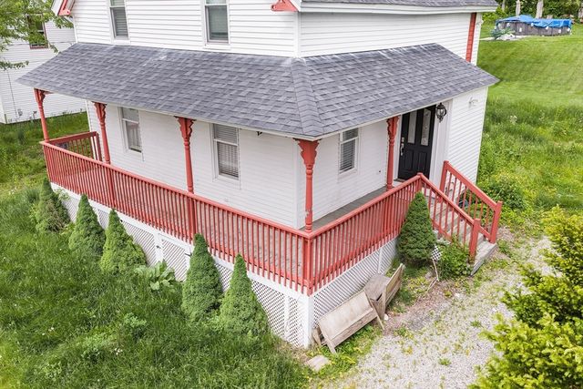 12 Green St, Brookfield, MA 01506