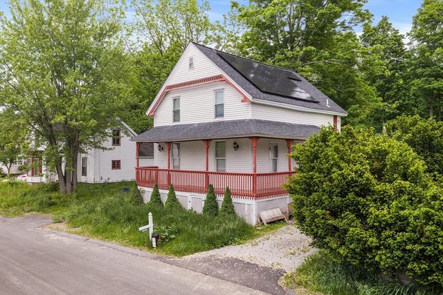 12 Green St, Brookfield, MA 01506