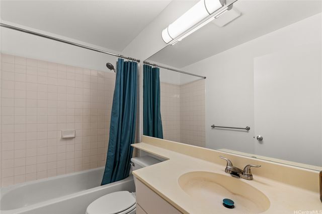 94-732 Lumiauau Street GG2, Waipahu, HI 96797