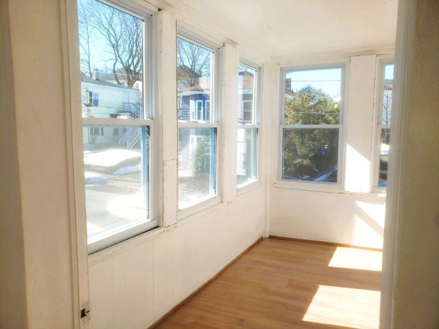 26 Arlington St 2, Lowell, MA 01854