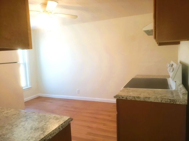 26 Arlington St 2, Lowell, MA 01854