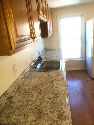 26 Arlington St 2, Lowell, MA 01854