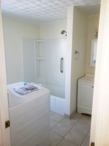 26 Arlington St 2, Lowell, MA 01854