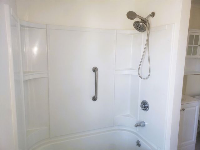 26 Arlington St 2, Lowell, MA 01854