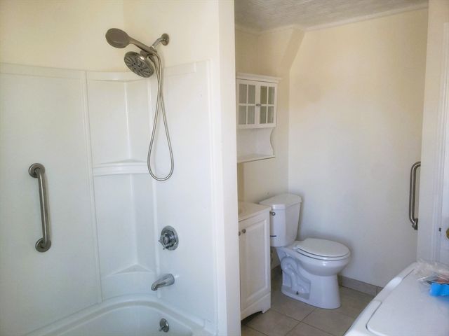 26 Arlington St 2, Lowell, MA 01854