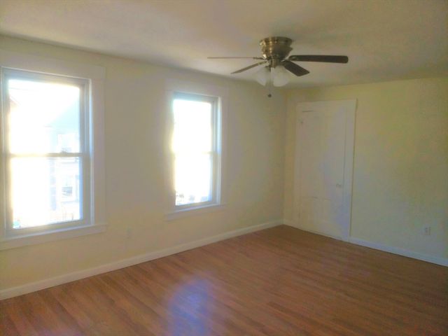 26 Arlington St 2, Lowell, MA 01854