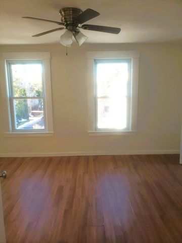 26 Arlington St 2, Lowell, MA 01854