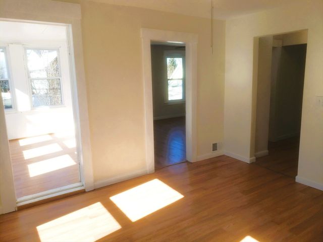 26 Arlington St 2, Lowell, MA 01854