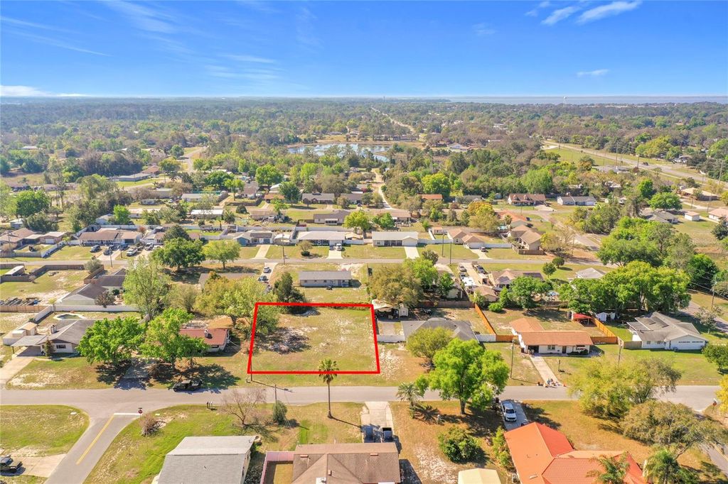 PINE STREET, Leesburg, FL 34788