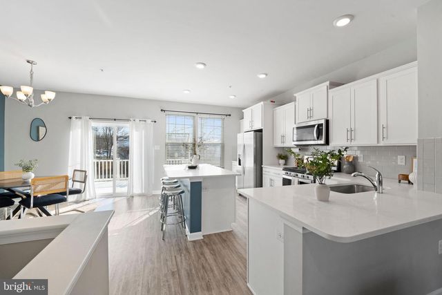 7764 VENICE LN, Severn, MD 21144