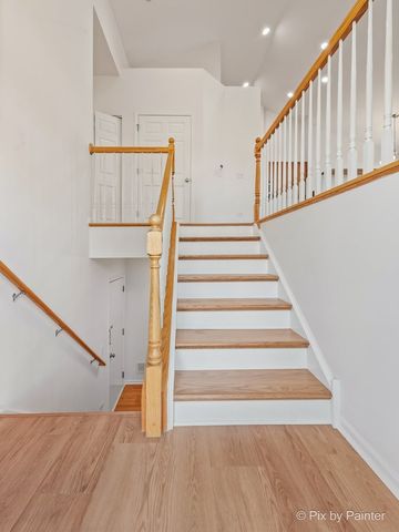 920 Charlton Lane 920, Naperville, IL 60563