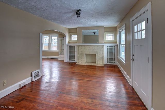 3605 Warren Road, Cleveland, OH 44111