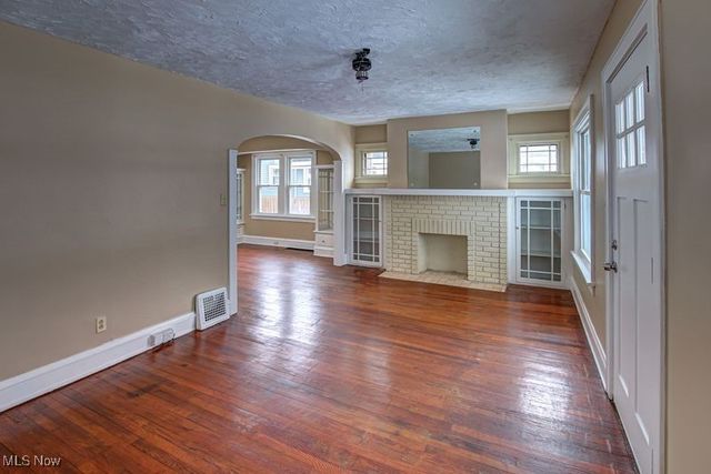 3605 Warren Road, Cleveland, OH 44111