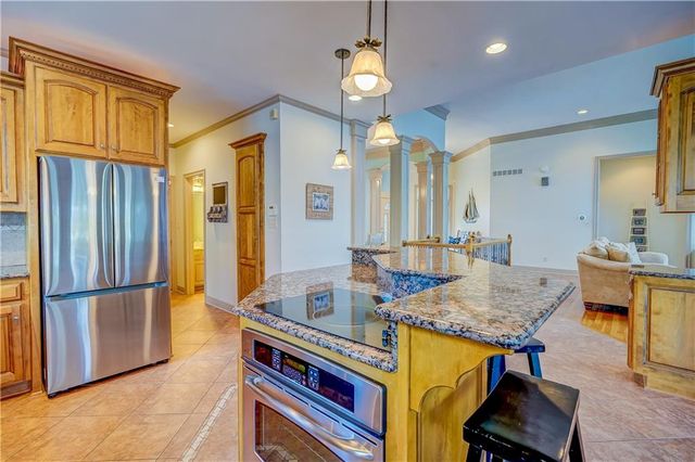 104 Arapaho Trail, Lake Winnebago, MO 64034