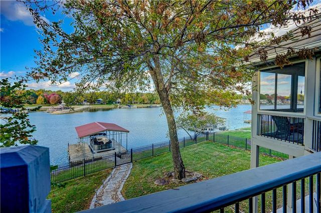 104 Arapaho Trail, Lake Winnebago, MO 64034