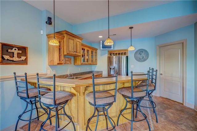 104 Arapaho Trail, Lake Winnebago, MO 64034