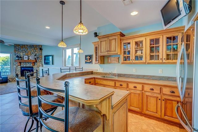 104 Arapaho Trail, Lake Winnebago, MO 64034