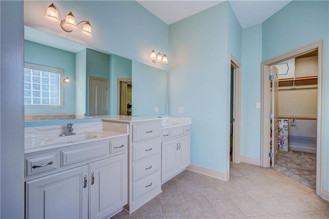 104 Arapaho Trail, Lake Winnebago, MO 64034