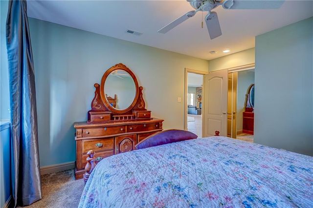 104 Arapaho Trail, Lake Winnebago, MO 64034