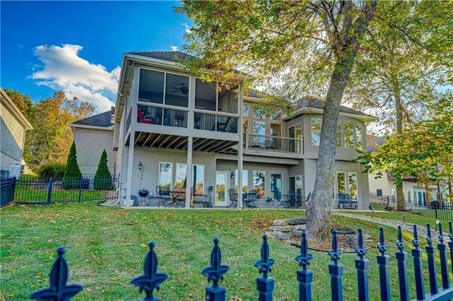 104 Arapaho Trail, Lake Winnebago, MO 64034