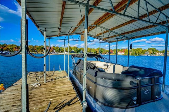 104 Arapaho Trail, Lake Winnebago, MO 64034