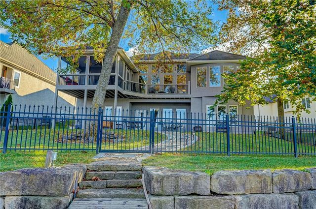 104 Arapaho Trail, Lake Winnebago, MO 64034