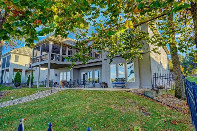 104 Arapaho Trail, Lake Winnebago, MO 64034