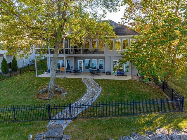 104 Arapaho Trail, Lake Winnebago, MO 64034